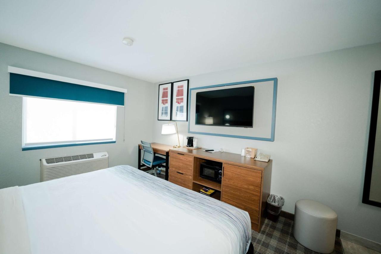 Americinn By Wyndham Tomahawk Bagian luar foto