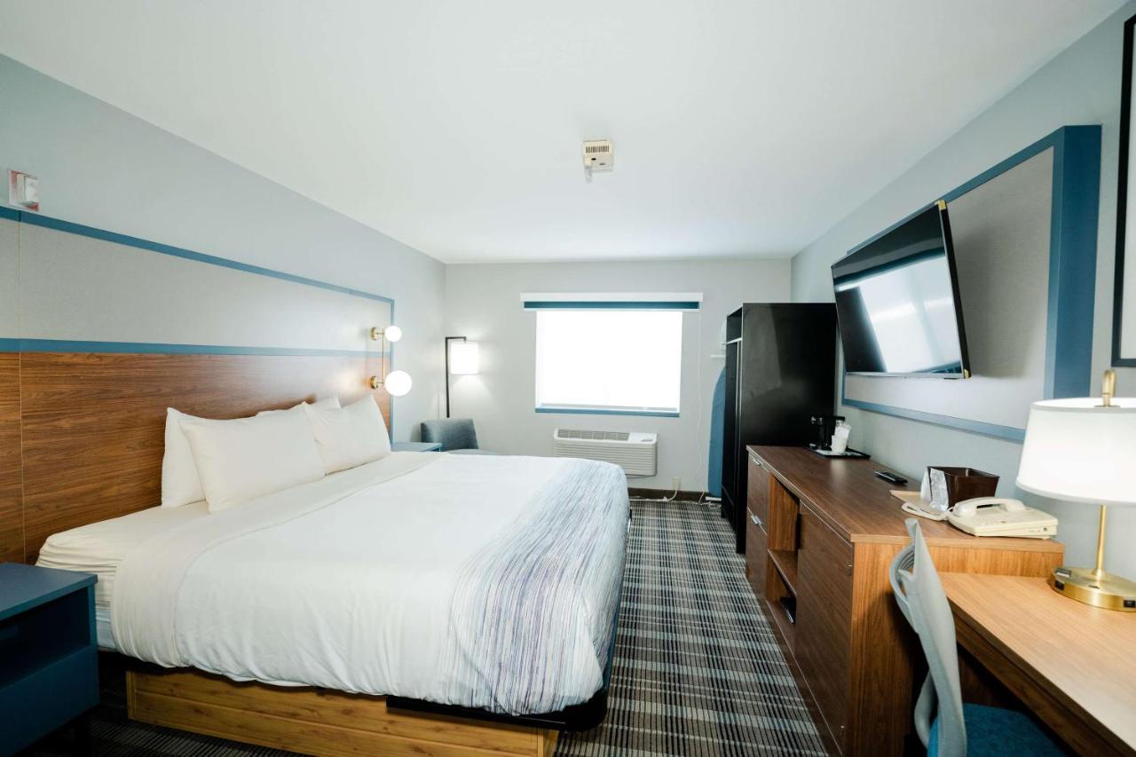Americinn By Wyndham Tomahawk Bagian luar foto