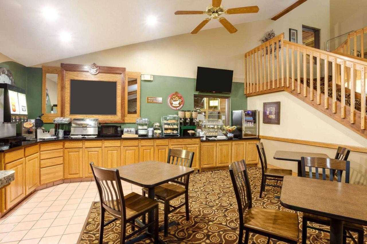 Americinn By Wyndham Tomahawk Bagian luar foto